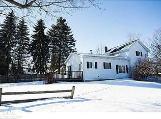 130 E 3rd St, Perry, MI 48872