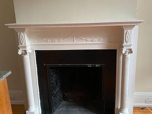 3rd image of 1024 W Franklin St #1
