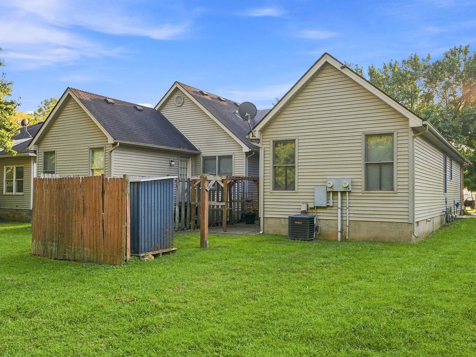 3 bed, 1200 sqft, $1,435 — Photo 4