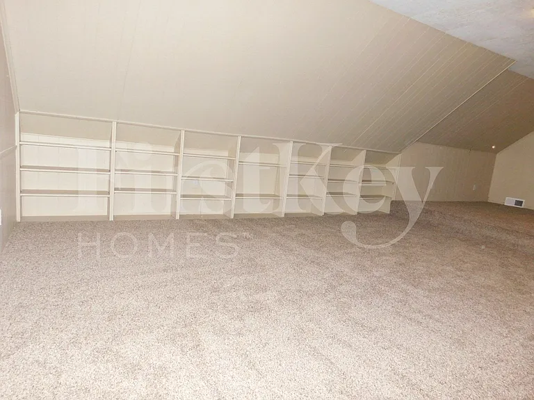 4832 Rolling Meadows Dr — Photo 16