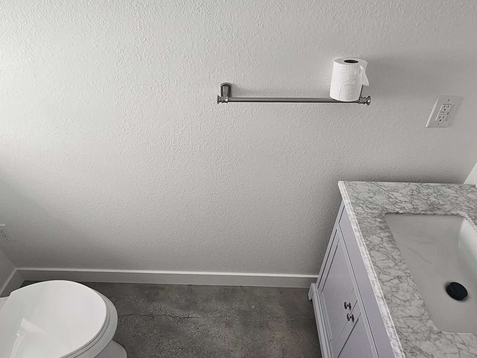 1 bed, 1.5 bath, 640 sqft, $2,000 — Photo 2