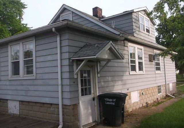2nd image of 3433 Monroe St