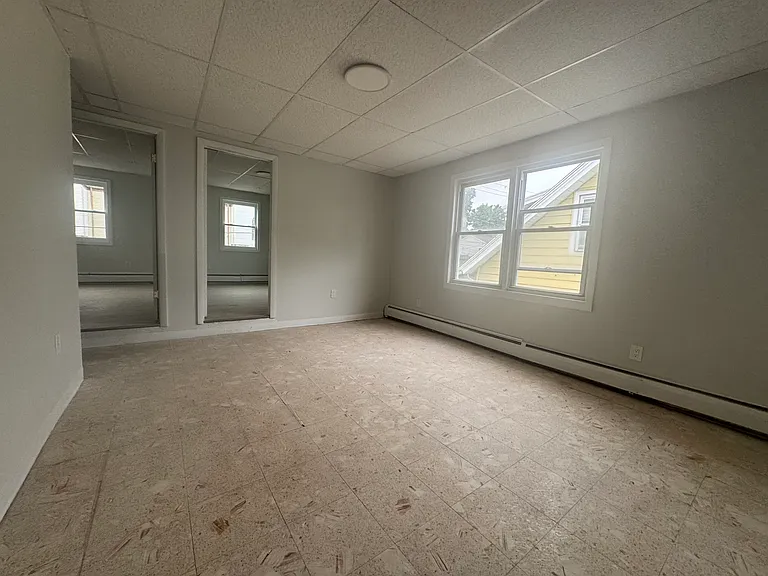 21 Manhan St #2L — Photo 8