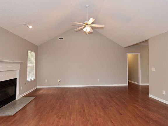 3rd image of 4507 Country Glen Cir