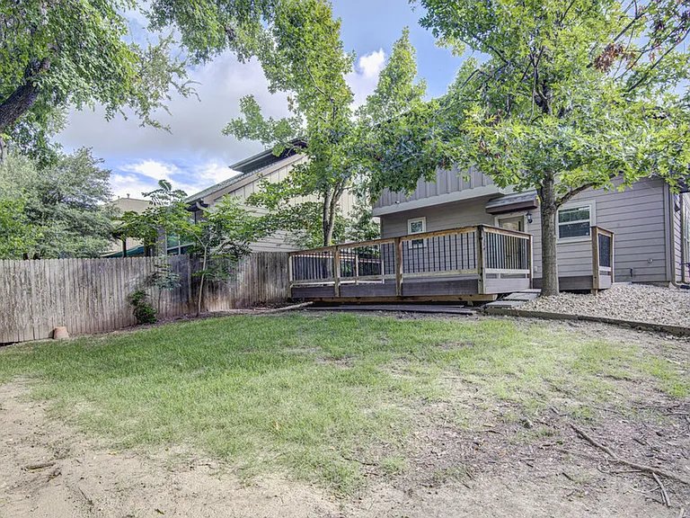 7337 Menchaca Rd #22 — Photo 24