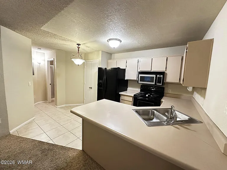 2700 S White Mountain Rd — Photo 3