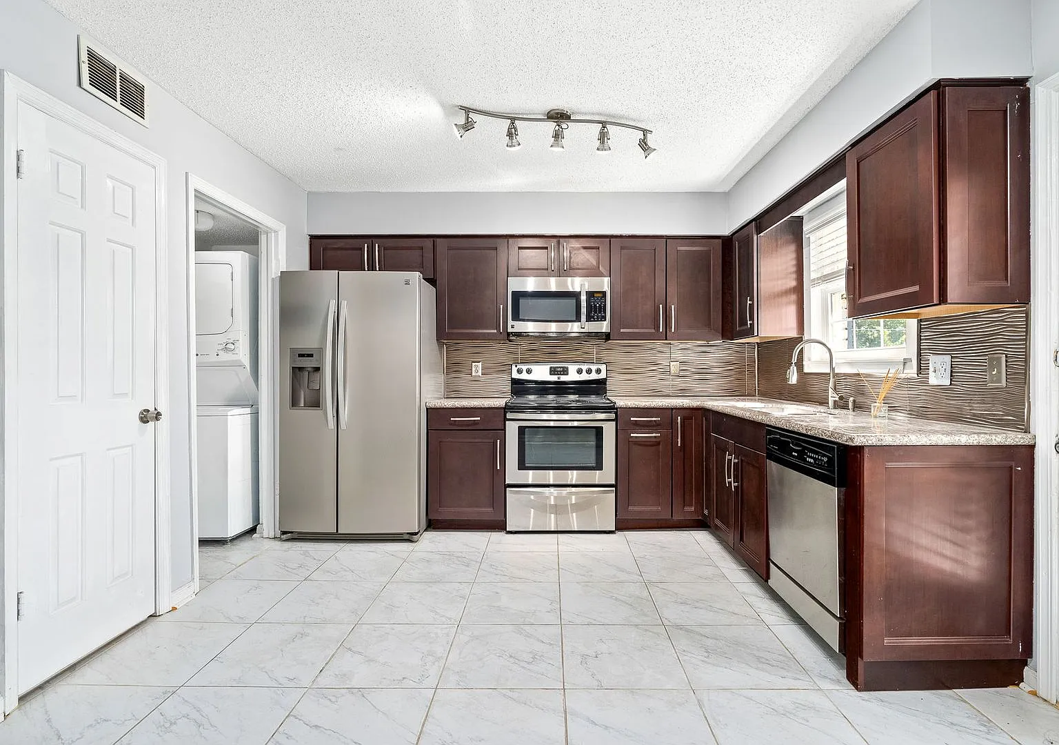 The Brookes Condos, Unit 02-09 — Photo 1