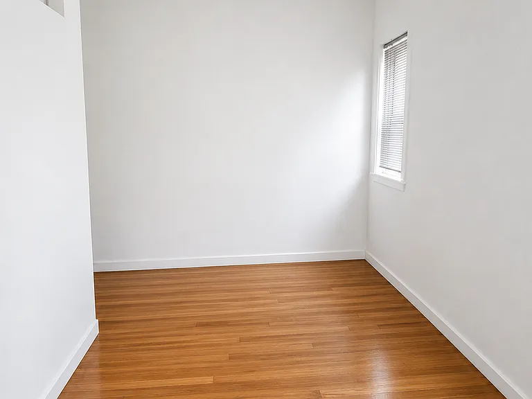 1055 W Grace St #1W — Photo 2