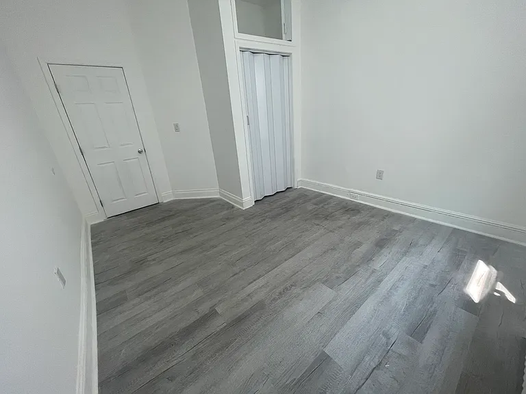 622 36th St #2 — Photo 7