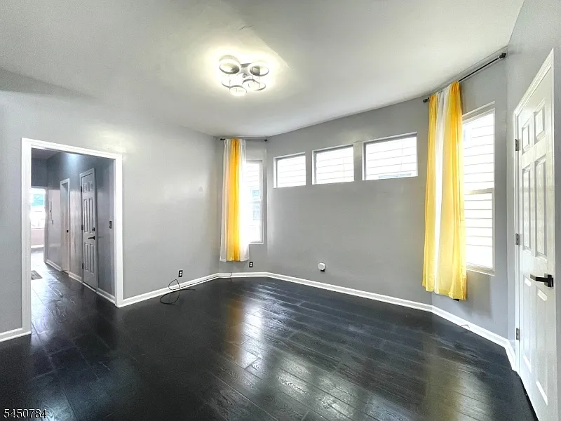 4 bed, 2.0 bath, $2,950 — Photo 2