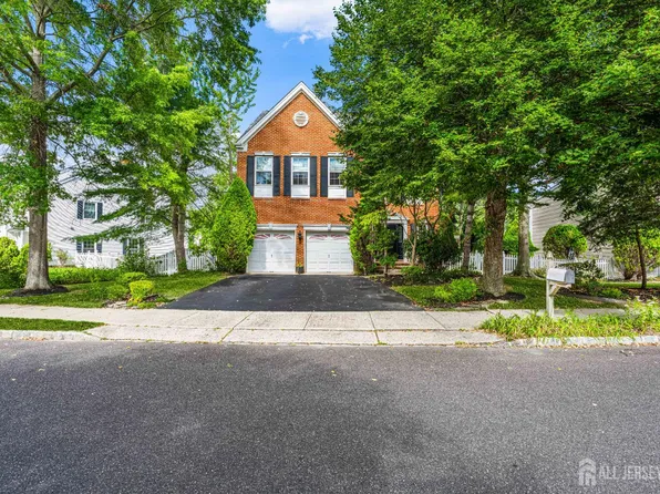 46 Marion Dr, Plainsboro, NJ 08536