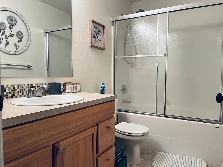 204 SW Moorea Ln — Photo 12