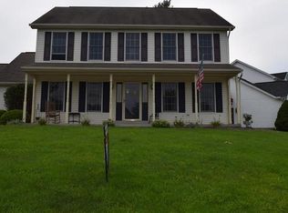 323 Hunter Path Rd, Hummelstown, PA 17036