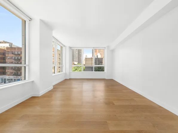 301-61 Three #B, New York, NY 10010