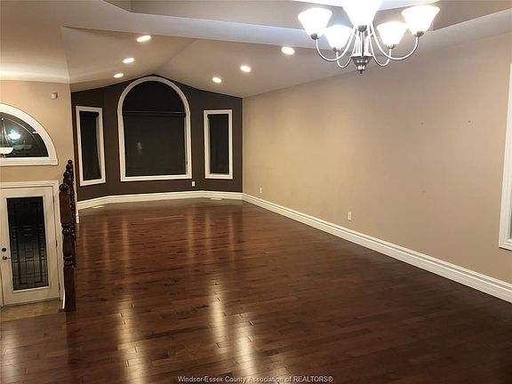 3rd image of 4000 Manzanillo Cres