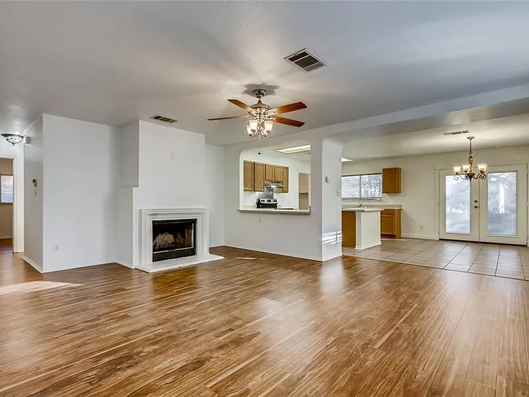 12933 Dionysus Dr — Photo 2
