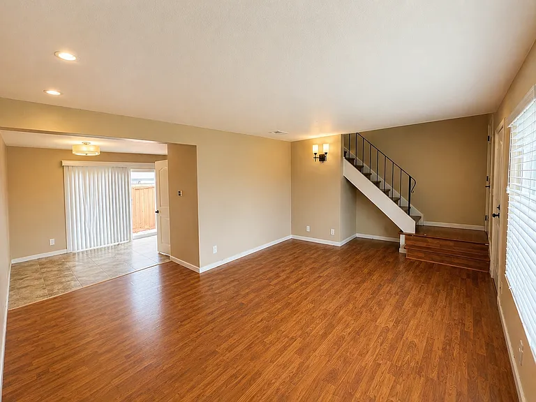 4113 Jamaica Ter — Photo 3