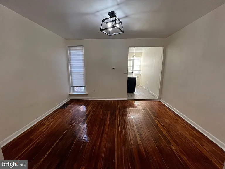 254 W Sheldon St — Photo 7