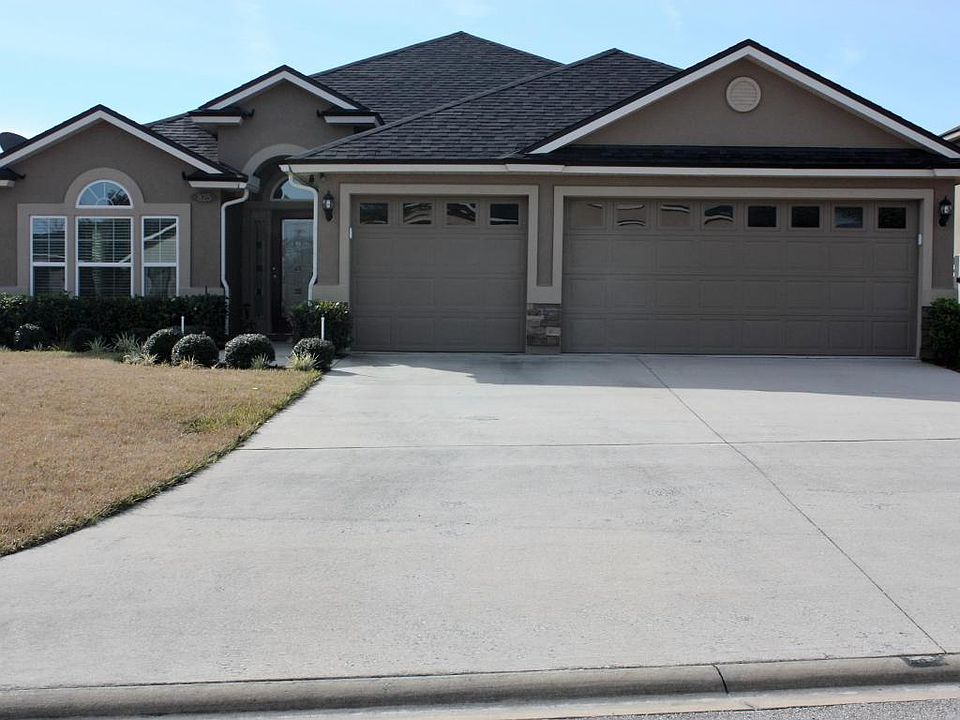1st image of 825 Wards Creek Ln