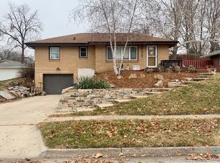 1537 E 35th St, Des Moines, IA 50317