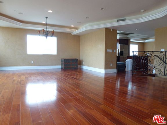 5th image of 11554 Iowa Ave #4