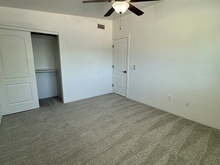 120 N Campbell Ave — Photo 17