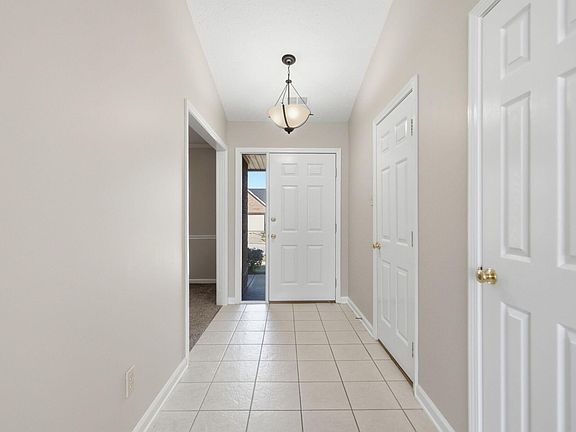 5th image of 2224 Kenwood Dr
