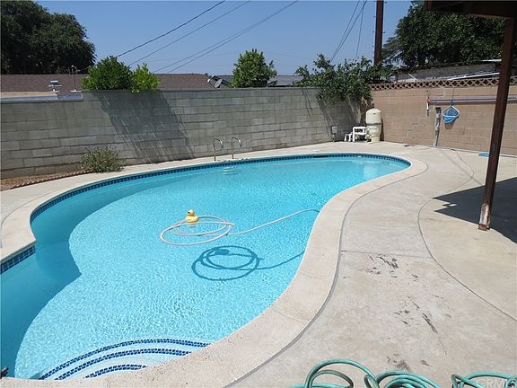 3rd image of 1045 Del Valle Ave