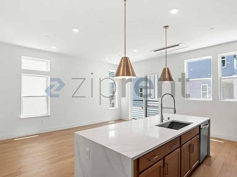 267 Llewellyn Ave — Photo 20