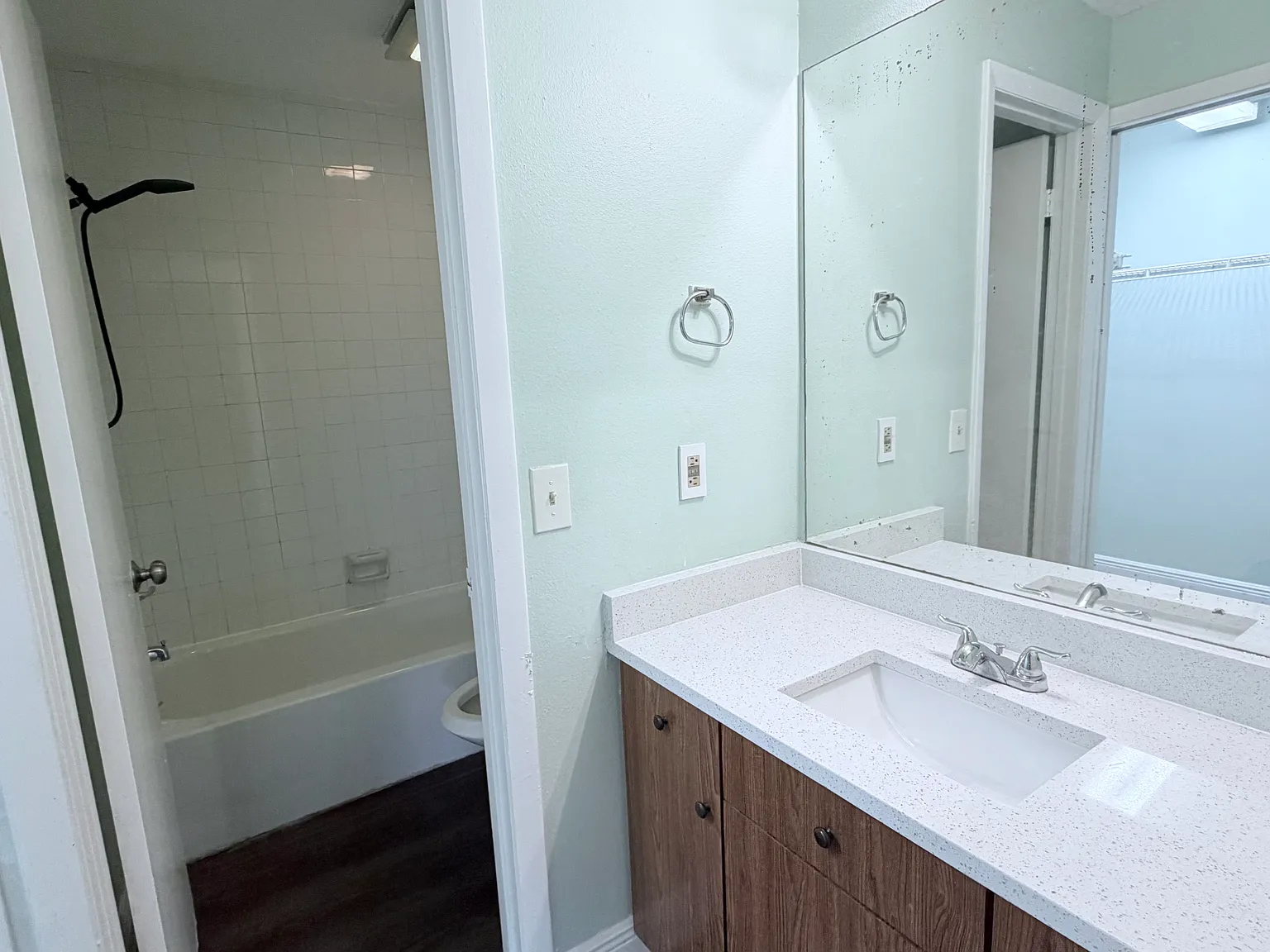 2 bed, 2.5 bath, 1206 sqft, $1,700 — Photo 4
