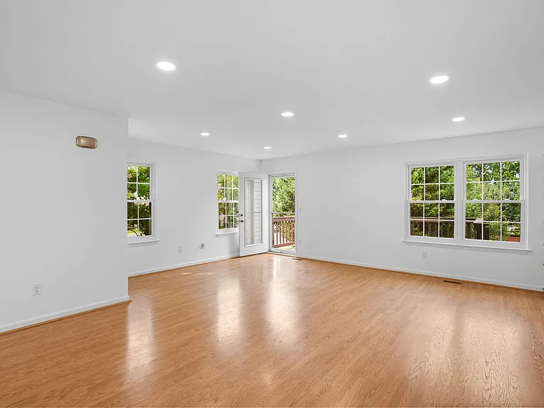 423 McDaniel Dr — Photo 22
