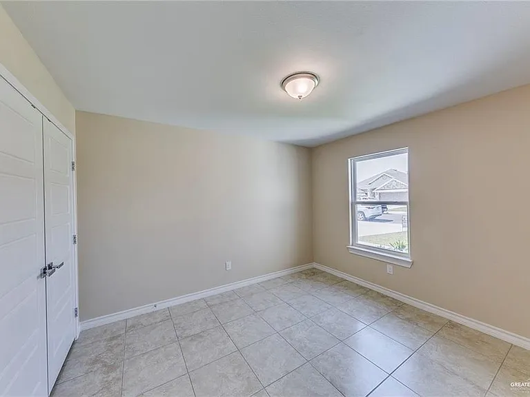 5201 Umar Ave — Photo 10
