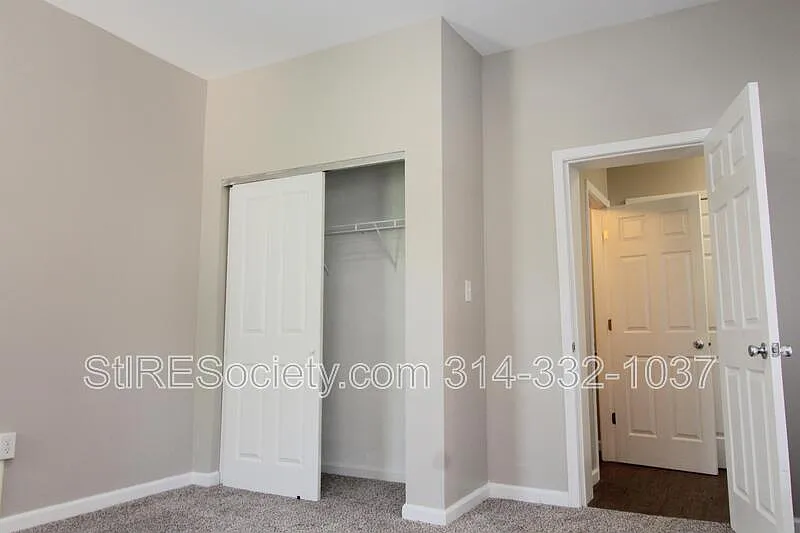 3 bed, 2.5 bath, 3336 sqft, $2,090 — Photo 3