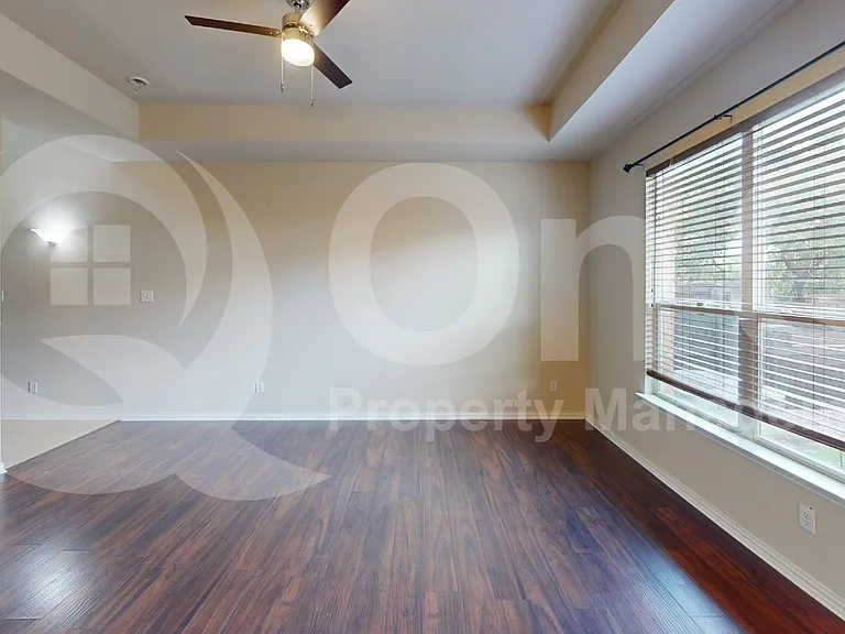 4651 Penelope Ln — Photo 6