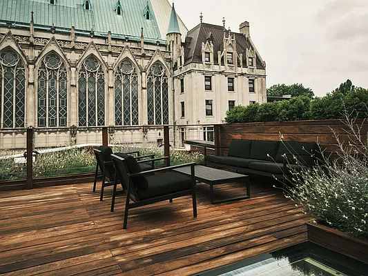 Sold by Compass | media 14