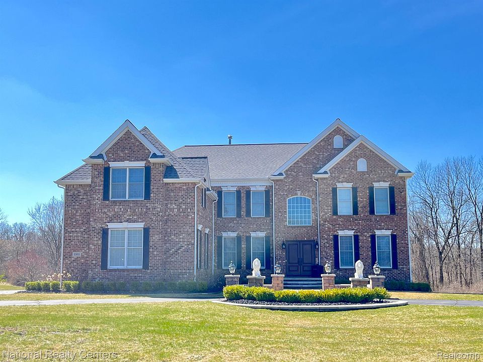 1st image of 3302 Woodhill Cir