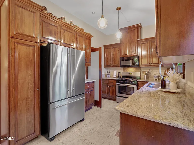 475 Cypress Ave — Photo 11