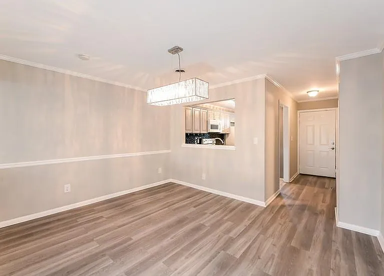 2505 W Broad St #122 — Photo 5