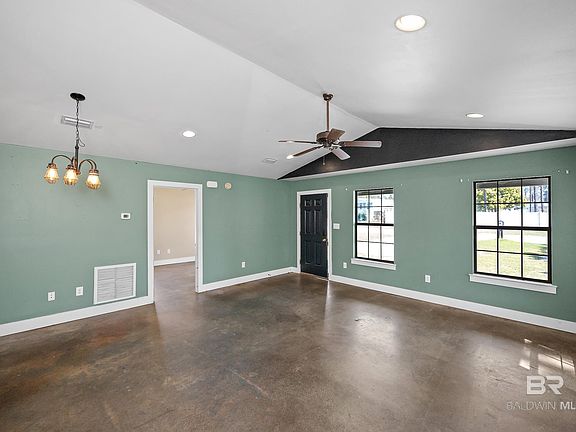 4th image of 2000 Maria Ln