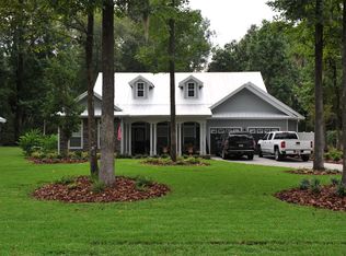 9199 Emily Dr, Fanning Springs, FL 32693