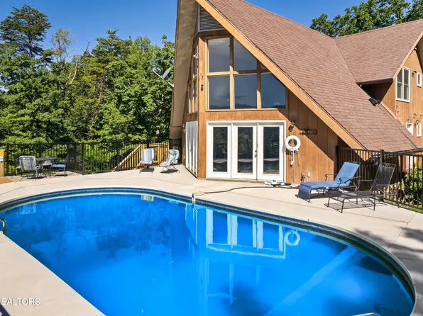 1176 Tanrac Trl, Gatlinburg, TN 37738