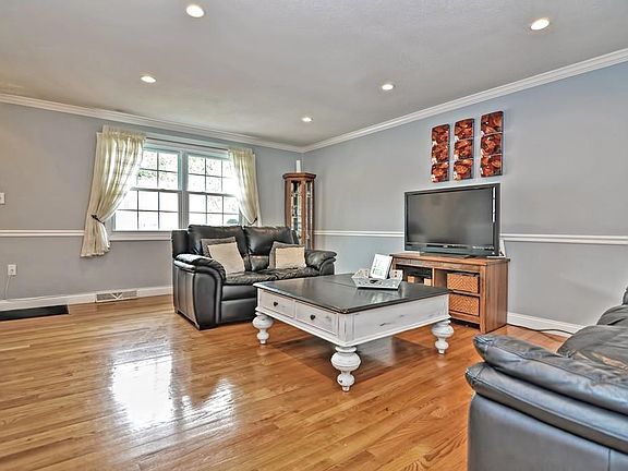4th image of 112 Cocasset St APT 3