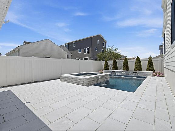 5th image of 230 7th St S