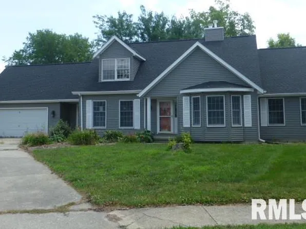 4 Charleston Ct, Chatham, IL 62629