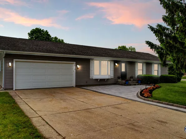 1510 Hillside Ln, McHenry, IL 60051