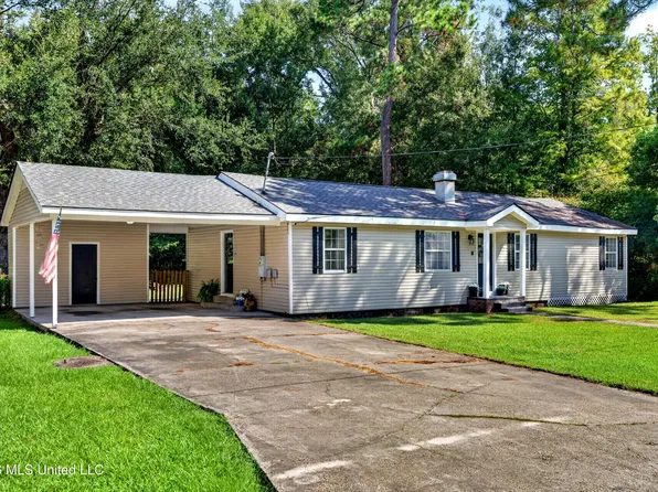 1218 Manning St, Picayune, MS 39466
