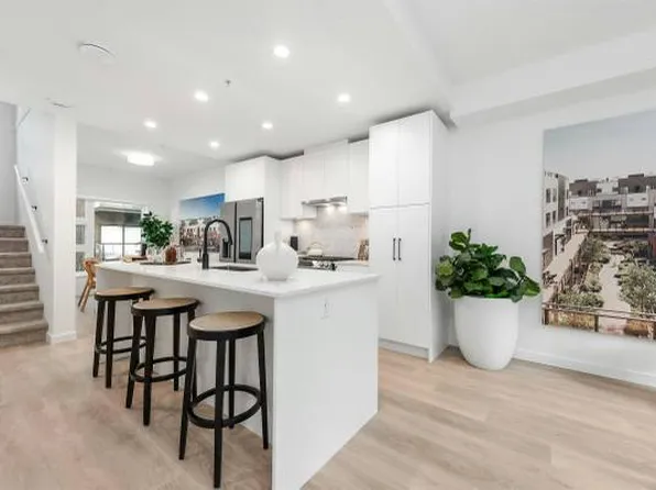 535 E 2nd St #131, North Vancouver, BC V7L 1C8