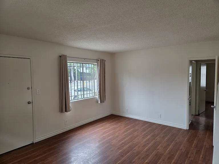 1421 Venice Blvd #1 — Photo 4