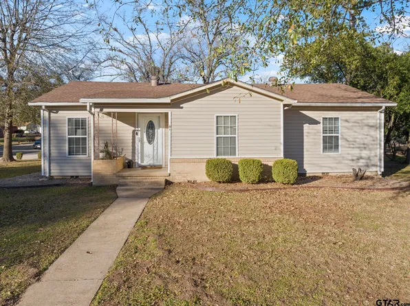 201 Redbud Ln, Mount Pleasant, TX 75455