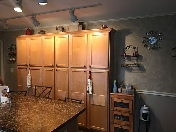 5th image of 109 Brooklawn Dr